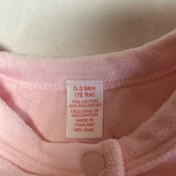 LIKE NEW Velour 0-3 month  2-piece outfit. - Picture 4 of 6